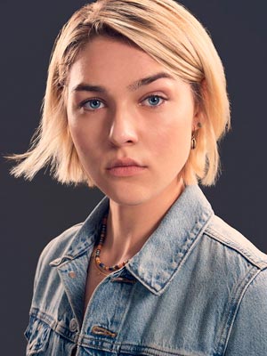 Зайра Горецки Zyra Gorecki - Иззи Харрис